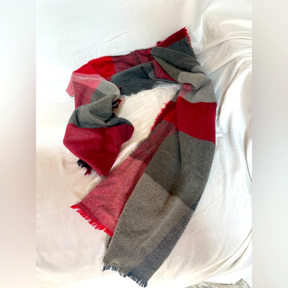 Express men’s scarf